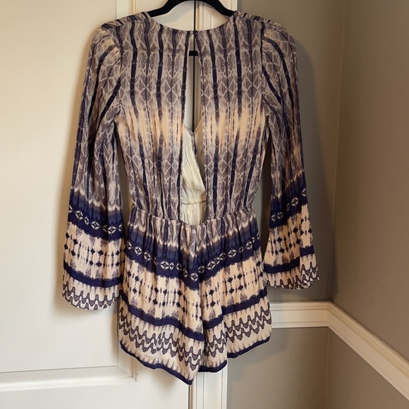 Boho flare sleeve open back romper - Picture 2 of 2